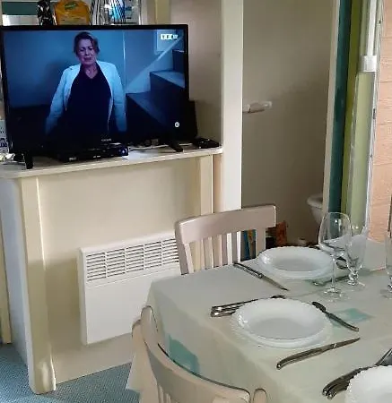 Hébergement de vacances Bungalow de 2 chambres a Sorbo Ocagnano avec jardin amenage et WiFi a 150 m de la plage *